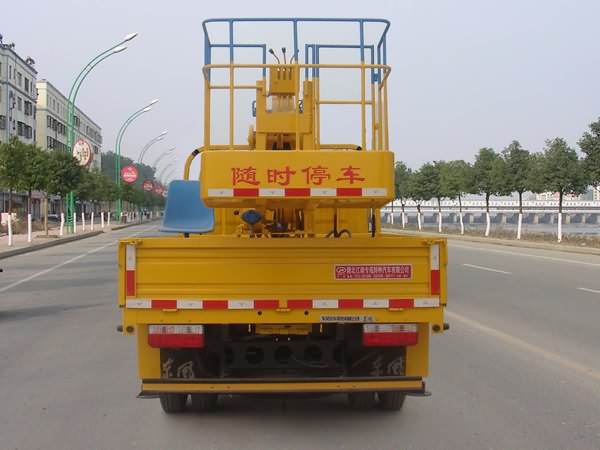 國四東風12米高空作業(yè)車