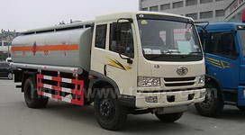 解放單橋化工液體運(yùn)輸車(chē)圖片