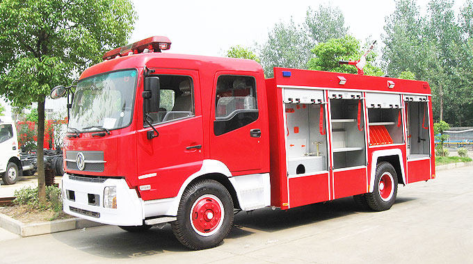 東風(fēng)天錦水罐消防車(6-8噸)